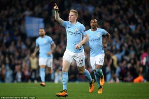 Kevin de Bruyne yahaye impano yihariye abo bakinana muri Man City