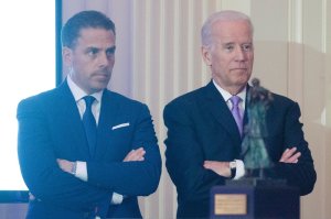 Perezida Biden yababariye umuhungu we wari warahamijwe ibyaha