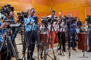 Ibiro bya Minisitiri w'Intebe byasabwe kwihutisha politiki igenga itangazamakuru