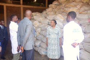 Ambasaderi wa Zimbabwe mu Rwanda yasuye ibikorwa by'iterambere muri Gatsibo