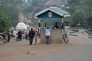 Ebola yatumye Uganda ifunga umupaka uyihuza na Congo