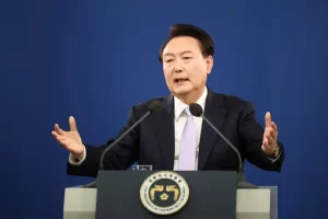 Uwahoze Ari Perezida wa Koreya y'Epfo Yoon Suk Yeol Yakatiwe Imyaka 30