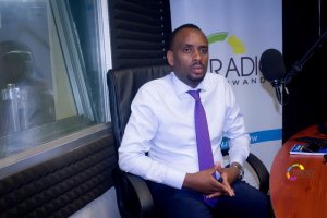 Munyakazi Sadate yavuze ku mubano udasanzwe uri hagati ya APR FC na Rayon Sports no gusinyisha Muhadjili