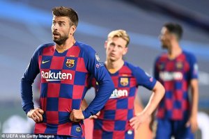 Gerrard Pique yasabye impinduka kuva hasi kugera hejuru muri FC Barcelona yanyagiwe na Bayern Munich
