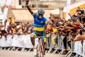 Mugisha Moise wabaye uwa kabiri muri Tour du Rwanda 2020 yakoze impanuka ikomeye