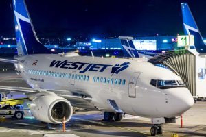 Indege ya WestJet yahagaritse urugendo kubera umwana muto wanze kwambara agapfukamunwa