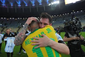 Neymar Jr yahishuye ibyo yabwiye Lionel Messi nyuma yo kumutsinda muri Copa America 2021