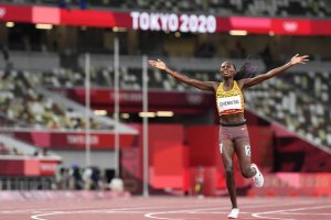 Tokyo Olympics 2020: Umugandekazi yakoze amateka,De Grasse asimbura Usain Bolt kwiruka 200m