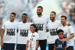 Lionel Messi yabwiye amagamo akomeye abafana ba PSG bamukoze ku mutima anabaha isezerano