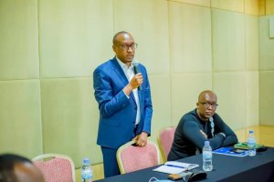 Abayoboye Rayon Sports n'abayifite bahuje imbaraga mu kuyisubiza igitinyiro