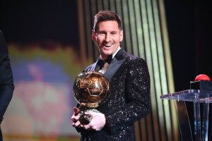 Lionel Messi yahuye n'uruva gusenya nyuma yo kwegukana Ballon d'Or