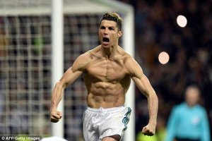 Cristiano Ronaldo yavuze abakinnyi 2 yakuze areberaho mu mupira w'amaguru