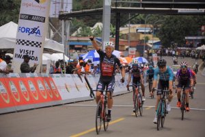 Jhonatan Restrepo yegukanye agace ka gatatu ka Tour du Rwanda ahita akora amateka