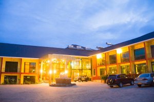 Byarangiye RDB ihagaritse Hilltop Hotel and Country Club yakiriye nabi abitabiriyeTour du Rwanda