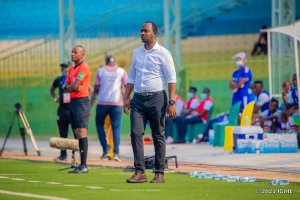 Perezida wa FERWAFA yahishuye impamvu Mashami Vincent atongerewe amasezerano mashya