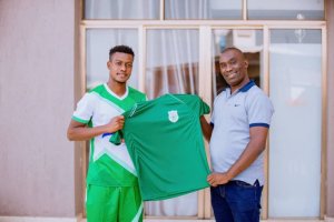 Kiyovu Sports ishishikariye gutwara igikombe yasinyishije Rutahizamu mushya w'Umukongomani [AMAFOTO]