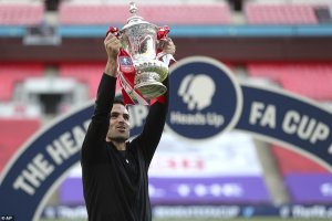 Arsenal yongereye amasezerano umutoza Mikel Arteta