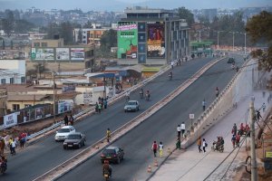Kicukiro: Ya mihanda inyuranamo ifite n'unyura mu kirere iri kuzura [AMAFOTO]