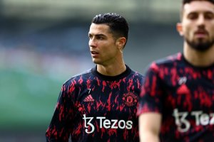 Ubonye nyina ashaje!!! Nyuma yo kwangwa n'amakipe akomeye Cristiano Ronaldo yatangiye kwamaganwa n'abafana