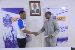 Haringingo yavuze imyato myugariro Rwatubyaye "uzamufasha byinshi mu ikipe"