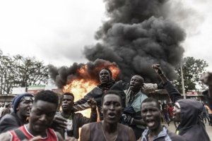 Kenya: Batangiye gutwika!!!Abarwanashyaka ba Raila Odinga batangiye kwigaragambya