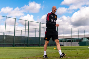 Bruno Fernandes yashimye cyane Ten Hag amugereranya n'abatoza 2 bakomeye