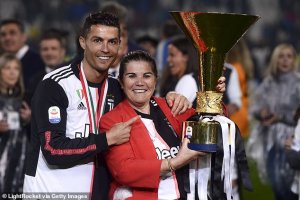 Umubyeyi wa Cristiano Ronaldo yahishuye icyifuzo gikomeye afite mbere yo gupfa