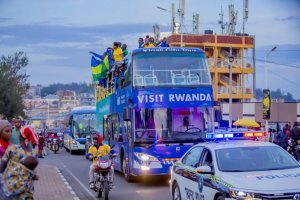 Ikipe y'igihugu ya Handball U20 yatemberejwe Kigali yose yishimira igikombe cya IHF Trophy yatwaye