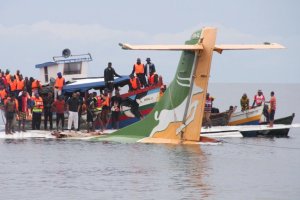 Perezida Kagame yihanganishije abanya Tanzania baburiye ababo mu mpanuka y'indege