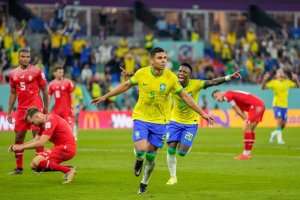 Brazil yabaye ikipe ya kabiri yarenze amatsinda nyuma yo gutsinda Ubusuwisi