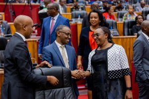 Abakozi ba Leta bashyizwe igorora mu minsi mikuru isoza umwaka