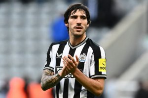 Umukinnyi wa Newcastle yahawe igihano gikomeye kubera icyaha yakoze