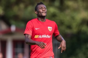 Urukiko rwaciye indezo ihambaye Asamoah Gyan wari wihakanye abana be