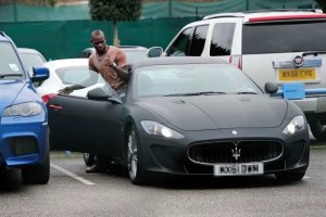 Balotelli yakoze impanuka y'imodoka Imana ikinga ukuboko