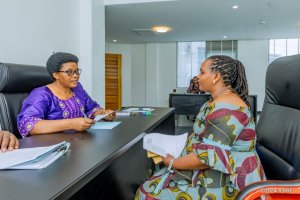 Umwarimu wigisha mu mashuri abanza nawe yatanze kandidatire yo kuba umudepite