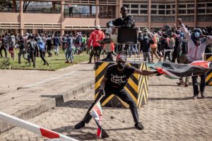 Perezida Ruto yiyemeje guhangana n'abigaragambya bari gukora urugomo rukabije