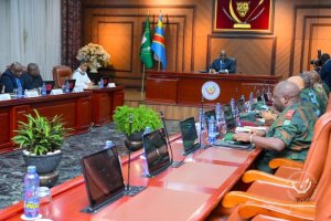 Perezida Tshisekedi yateguje kurwana inkundura akagarura uduce M23 yafashe