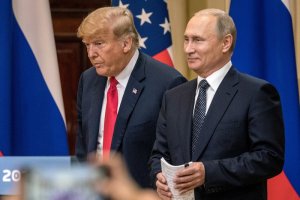 Perezida Trump yemeranyije na Putin gutangira ibiganiro bihagarika intambara muri Ukraine