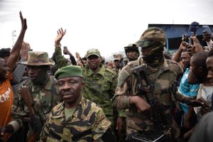 M23 yateguje ko igiye gukubita ingabo za RDC zikomeje kuyirasaho