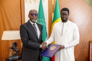 Ambasaderi Festus Bizimana yatanze impapuro zimwemerera guhagararira u Rwanda muri Sénégal
