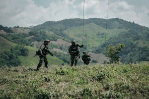 RDC yongeye kwerekeza amaso ku bacanshuro, igeze ku bo muri Colombia