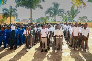 Abanyeshuri biga siyansi bongewe mu bari gukora ibizamini ngiro bisoza amashuri yisumbuye