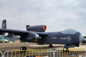 U Bushinwa bugiye gushyira hanze drone ya gisirikare ishobora gutwara izindi zirenga 100