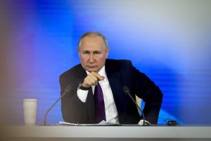 Putin yashinje Amerika na Israel gushotora Iran