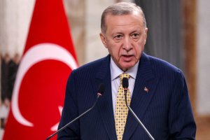 Perezida Erdogan yahishuye ko Putin na Zelensky batiteguye guhura