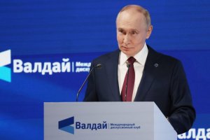 Putin yasabye Abanyaburayi bahorana ubwoba bw'uko azabatera gushyira imitima mu gitereko
