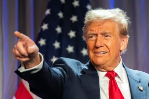 Trump yari akuyemo iyo kotsa umunyamakuru wari umennye ikirahure cyo mu biro bye