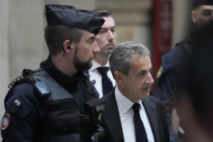 U Bufaransa: Umwe mu bafungiye hamwe na Sarkozy ashaka kumwica