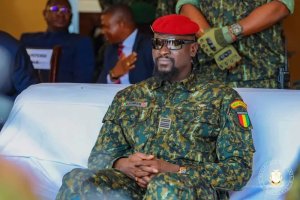 Gen Mamadi Doumbouya agiye kwiyamamariza kuyobora Guinée-Conackry