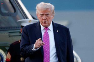 Trump yababariye abashinjwe kugerageza gutesha agaciro amatora yo mu 2020
